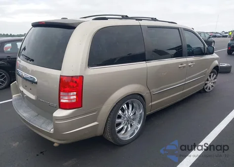 2009 Chrysler Town & Country Touring from USA, damaged, VIN 2A8HR54149R679016